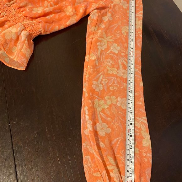 XS | NWT- Highline Collective smocked waist top, peachy- floral. - Picture 10 of 12